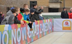  / Na platou Bosanske tržnice na Dobrinji svečano otvoreno klizalište, FOTO: Novigradsarajevo.ba