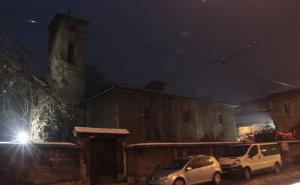  / U Staroj pravoslavnoj crkvi u Sarajevu paljen badnjak ususret Božiću, FOTO: Radiosarajevo.ba