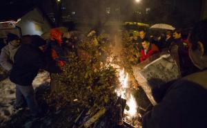  / U Zenici svetom liturgijom i paljenjem badnjaka obilježeno Badnje veče i dolazak Božića, FOTO: AA