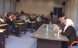  / Tribina u Tuzli: 'Posljednji put da se Dan RS-a obilježava 9. januara', FOTO: AA