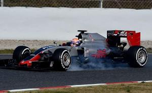  / Haas VF-16 Ferrari (Foto: Pirelli)