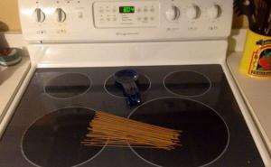 Boredpanda / 'Stavi špagete na šporet, kad dođem da pravim ručak!'