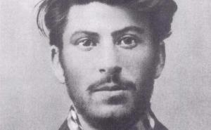  / Josif Visarionovič Staljin, bivši sovjetski vođa, snimljen 1902. godine (wikimedia)