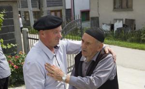 AA / Učenjem ikrar dove na hadž ispraćeni Mustafa i Samija Spahić