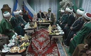  / Vladimir Putin se tokom posjete džamiji susreo s muslimanskim vjerskim vođama (wiki)