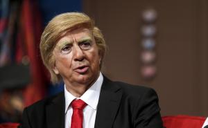  / Erhan Yazicioglu kao Donald Trump; Foto: Anadolija