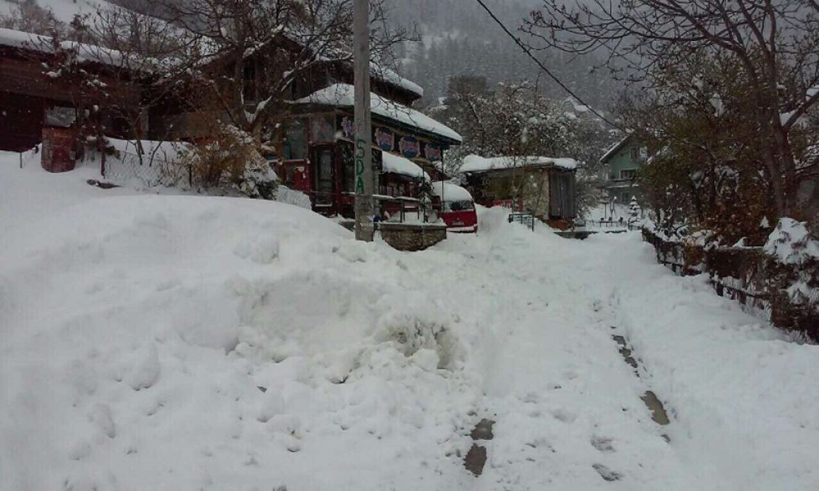 Prirodna nepogoda /Kladanj Snijeg viši od 60 cm, hoće li biti poplava