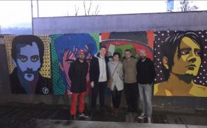  / Porodica Adija Lukova sa autrima murala