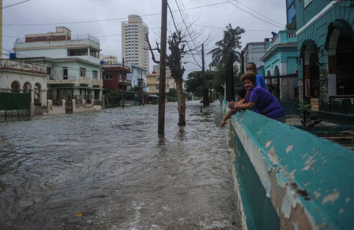 FOTO: Facebook/Kubanci plešu po poplavljenim ulicama