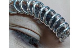 Foto: Instagram / Metalne obrve od žica i eksera