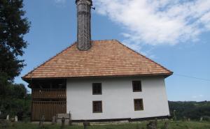 Foto: Komisija za očuvanje nacionalnih spomenika / Atik džamija u Ćivama (Gornje Vukovije), općina Kalesija