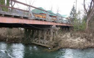 Foto: Općina Bosanska Krupa / Trošni drveni most