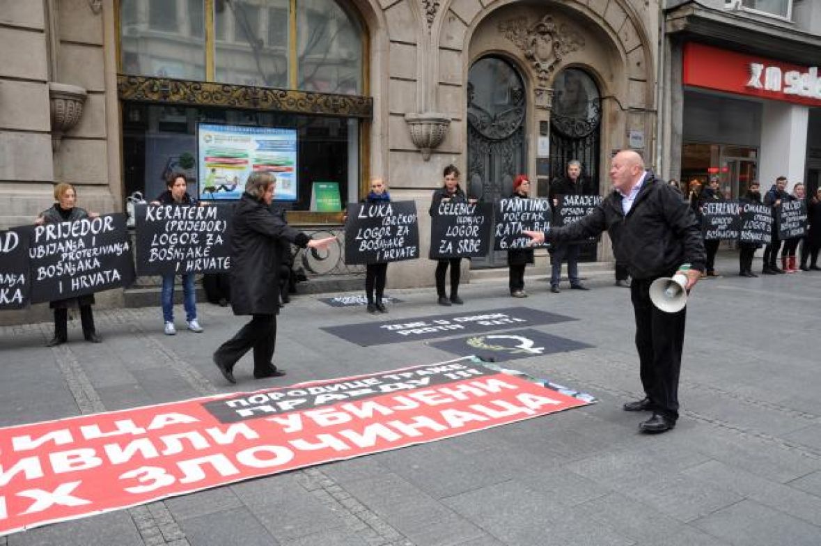 6. april /Žene u crnom u centru Beograda podsjetile na rat u BiH, skup