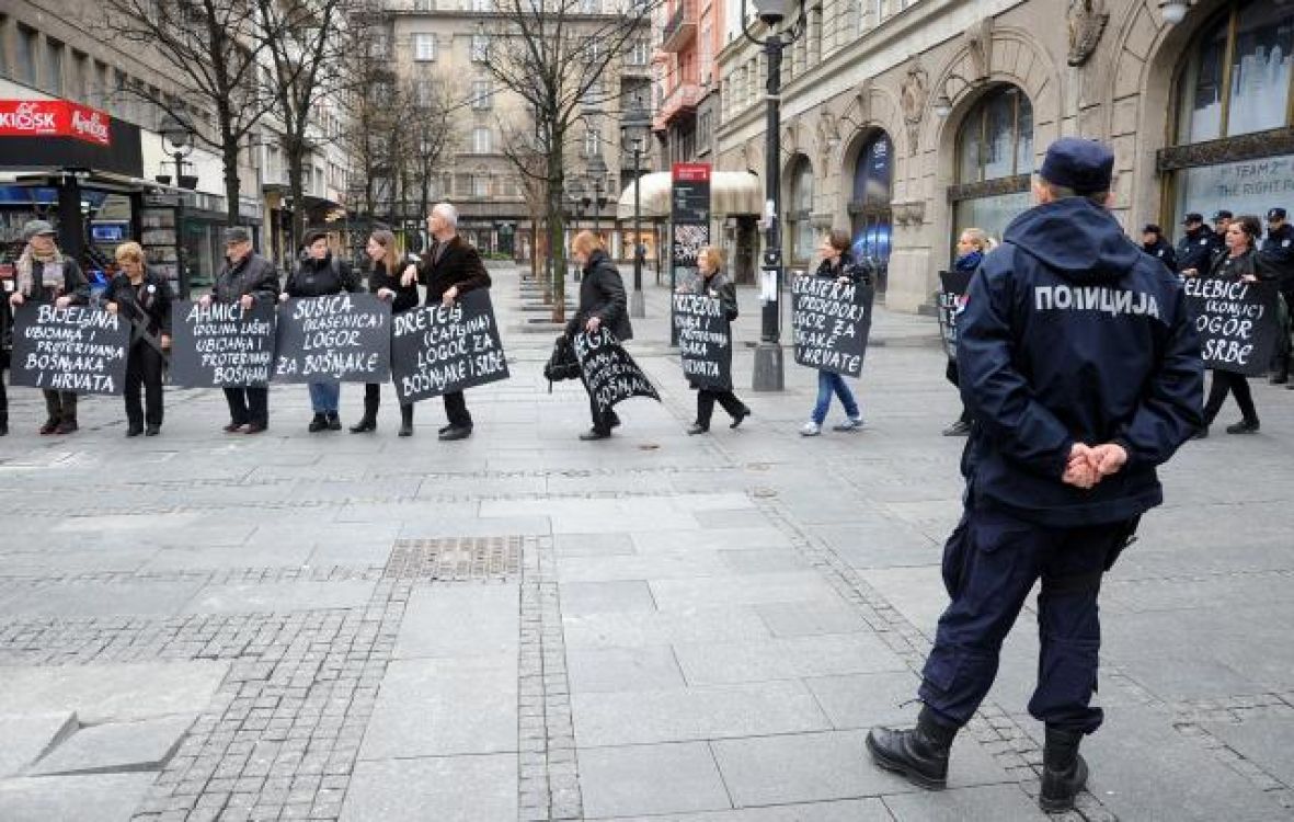 6. april /Žene u crnom u centru Beograda podsjetile na rat u BiH, skup