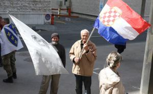 Foto: Dženan Kriještorac / Radiosarajevo.ba / Novi protesti demobiliziranih boraca ispred Parlamenta FBiH u Sarajevu