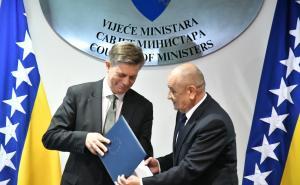 Foto: Dženan Kriještorac / Radiosarajevo.ba / Wigemarg predao Bevandi izvještaj o napretku BiH na putu ka EU