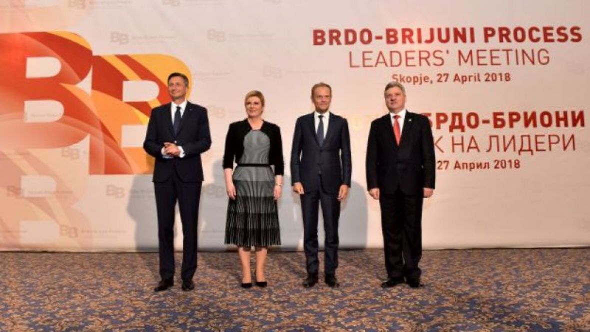 Foto: Hina/Neobična haljina hrvatske predsjednice postala predmet ismijavanja