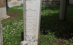 Foto: Dženan Kriještorac / Radiosarajevo.ba / Mezar Ibrahima ef. Halilovića u haremu Gazi Husrev-begove džamije u Sarajevu...