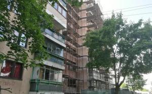 FOTO: Radiosarajevo.ba / očela sanacija fasade zgrade na Dobrinji