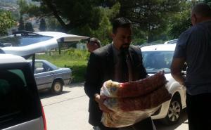 Foto: MUP KS-a / MUP KS donirao hranu i higijenske artikle migrantima u Azilantskom centru Salakovac