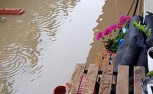 Foto: Čitateljica  / Poplavljene garaže u Nahorevskoj 