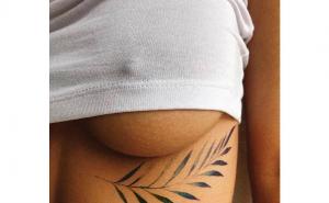 Foto:Instagram / Fleiss: Nedavno pokazala tetovažu sipod grudi