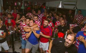 grude online / Veliki broj navijača slavi prolazak Hrvatske