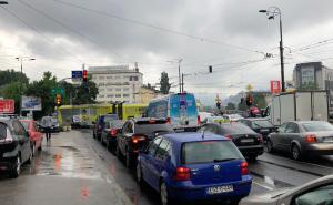Radiosarajevo.ba / Tramvaj iskočio iz šina na Skenderiji