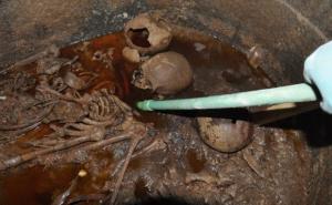 Foto: Egipatsko ministarstvo antikviteta / Unutra su pronađena tri kostura