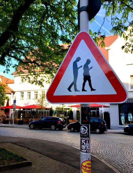 Foto:Facebook/Saobraćajni znak na ulicama Roterdama