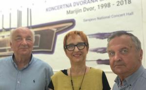 FOTO: Radiosarajevo.ba / Ibrahim Spahić, Mila Melank i Said Jamaković na izložbi u Collegium Artisticumu