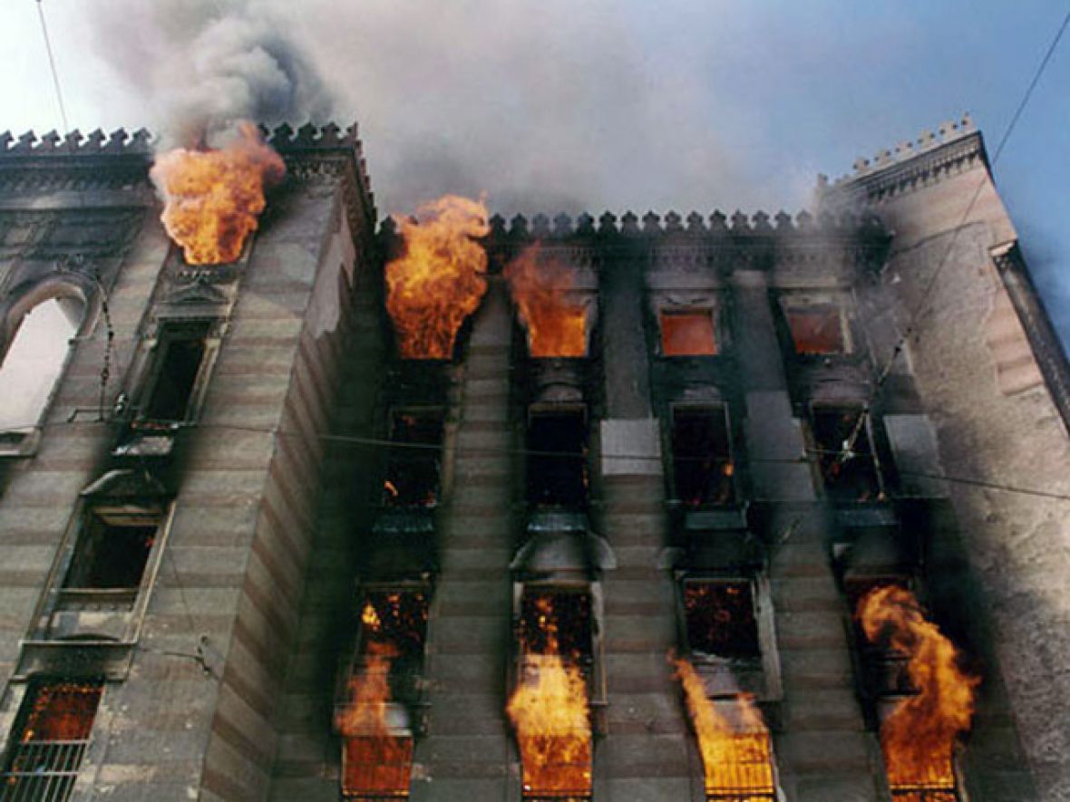 0/Vijećnica: Tokom razaranja izgorila arhivska građa