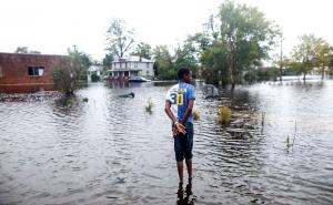 Foto: EPA-EFE / Uragan Florence pogodio SAD