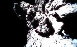Foto: JAXA / Fotke s površine asteroida