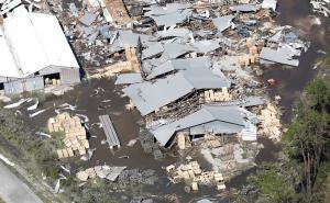 Foto: EPA-EFE / Spasilačke službe tragaju za preživjelima nakon uragana Michael