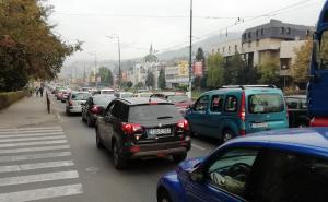 Foto: Radiosarajevo.ba / Gužve u centru Sarajeva