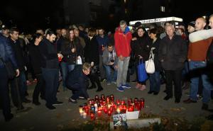 Foto: Dženan Kriještorac / Radiosarajevo.ba / Građani Sarajeva okupili se na mjestu ubistva policajaca