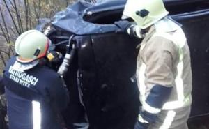 Foto: Facebook / Udes se dogodio u 15 sati kada je putničko vozilo Fiat sletjelo u provaliju