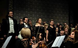 FOTO: Mišo Prodanović / Izvedba Mozartovog Requiema, posvećena Rafi, Armanu, Adisu i Davoru 