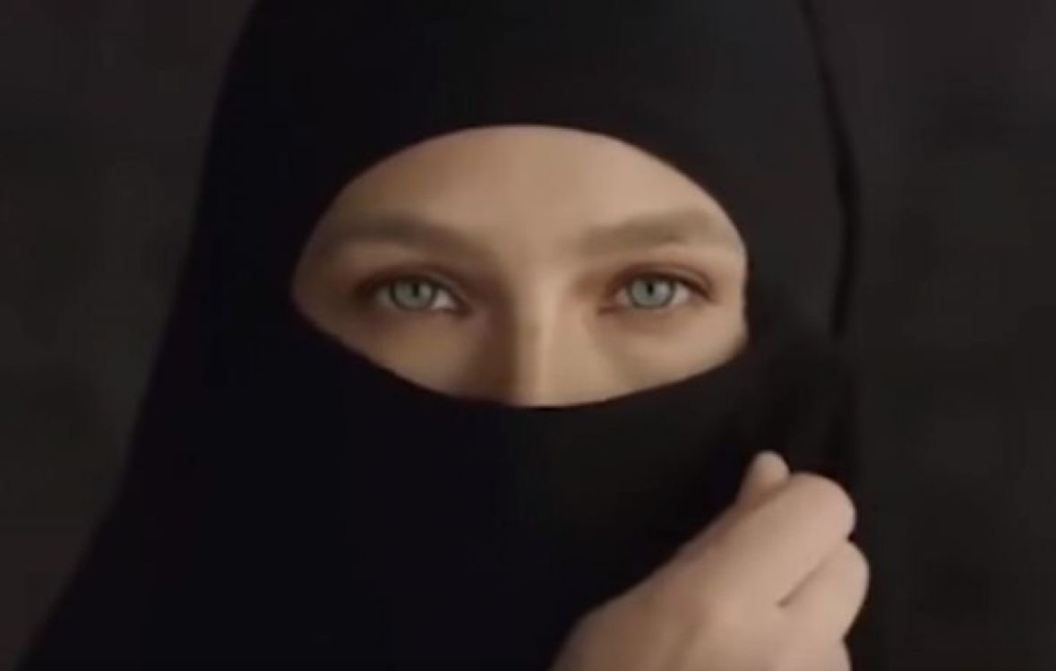 PrtScr/U kontroverznoj reklami Bar skida hidžab i pleše