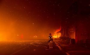 Foto: EPA-EFE / Snažni požar poharao je grad Paradise