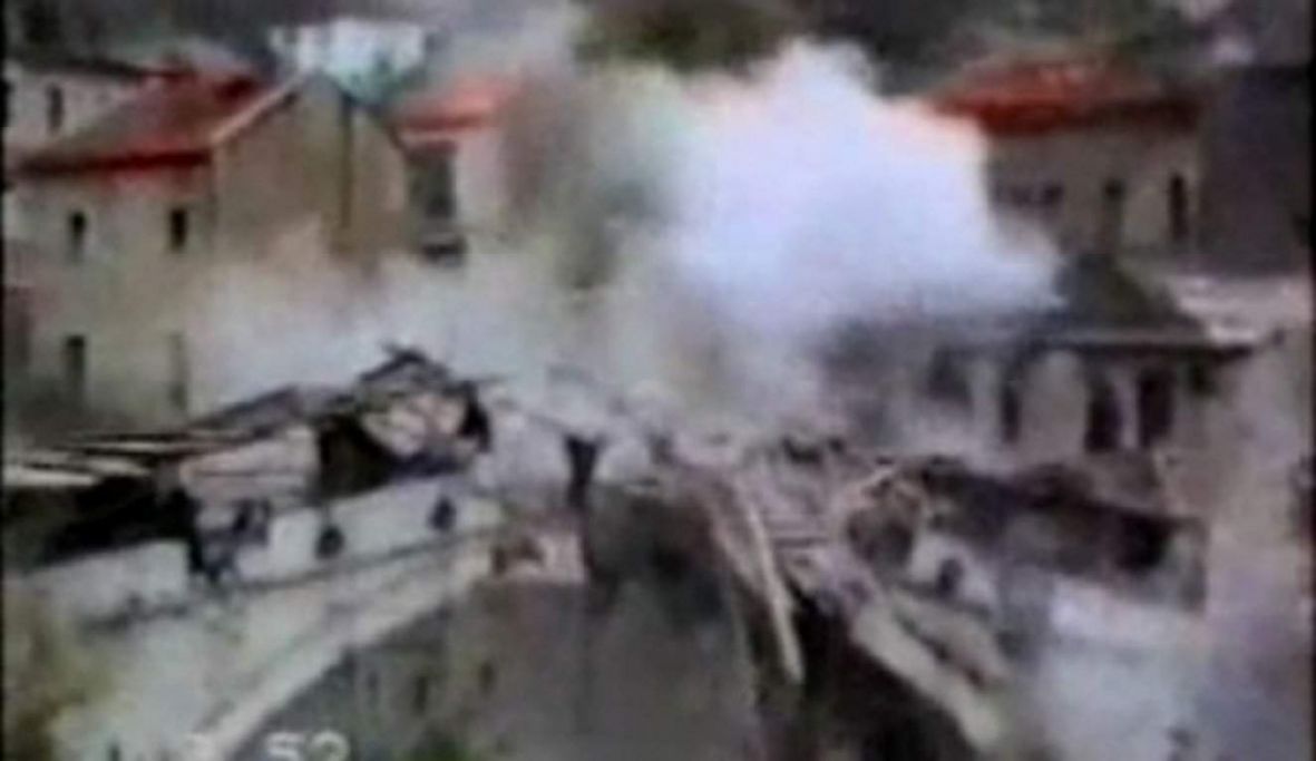 Foto: Facebook/U utorak 9. novembra 1993. srušen Stari most u Mostaru