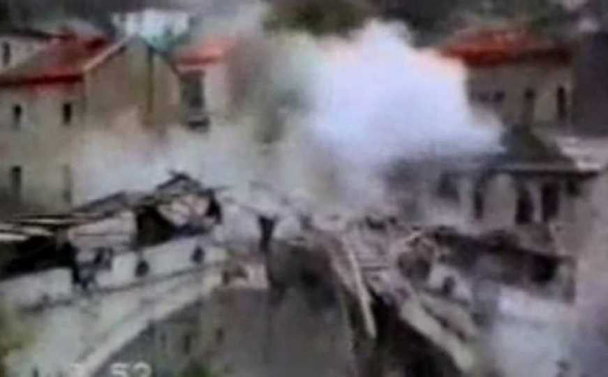 U utorak 9. novembra 1993. srušen Stari most u Mostaru