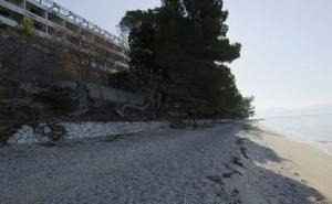 Foto: Slobodna Dalmacja / Devastirani hoteli i odmarališta na Jadranu koja su koristili radnici iz BiH