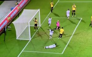 PrtScr / Habib Habibou postigao je gol u trenutku dok je pomagao saigraču 