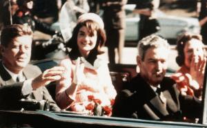 Screenshot / Ni nakon tačno pedeset i pet godina od ubistva američkog predsjednika Johna F. Kennedyja ne prestaju priče, rasprave i teorije zavjere o njegovoj smrti