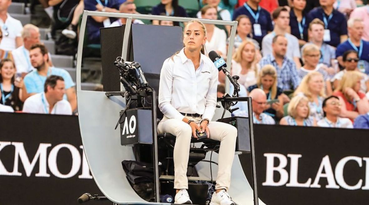 Foto: Facebook/Marijana Veljović je jedna od atraktivnijih sutkinja na teniskim mečevima
