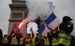 Foto: EPA-EFE / Pariz: Protesti žutih prsluka na ulicama