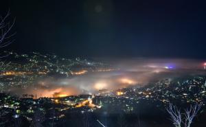 Foto: Radiosarajevo.ba / Sarajevo u smogu, snimljeno u nedjelju, 2. decembra, s okolnih brda