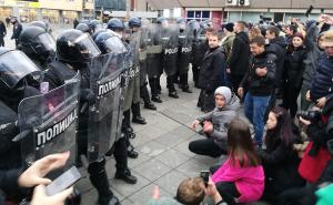 Foto: RAS Srbija / Građani i policija na Trgu